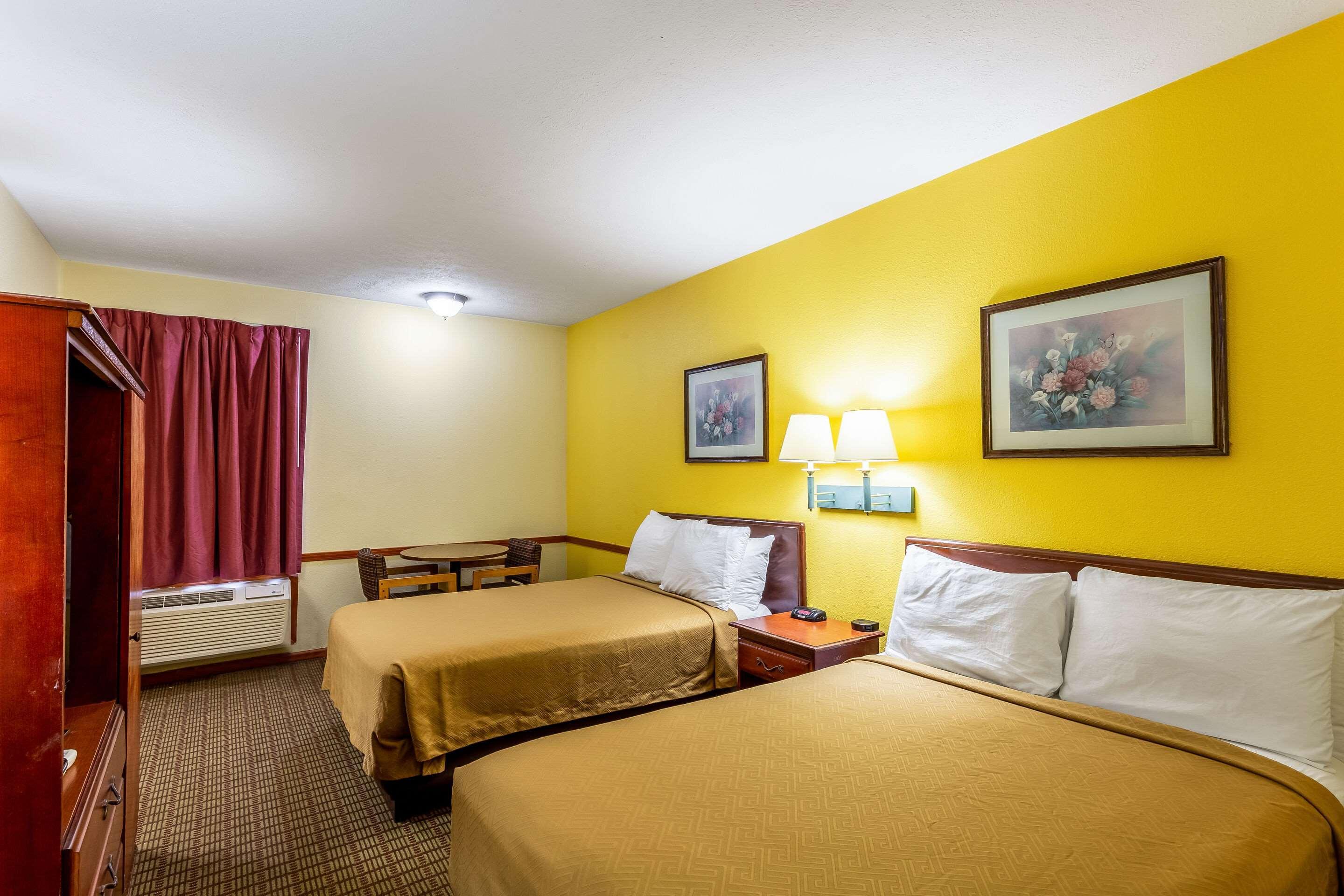 Econo Lodge Morgantown Exterior foto